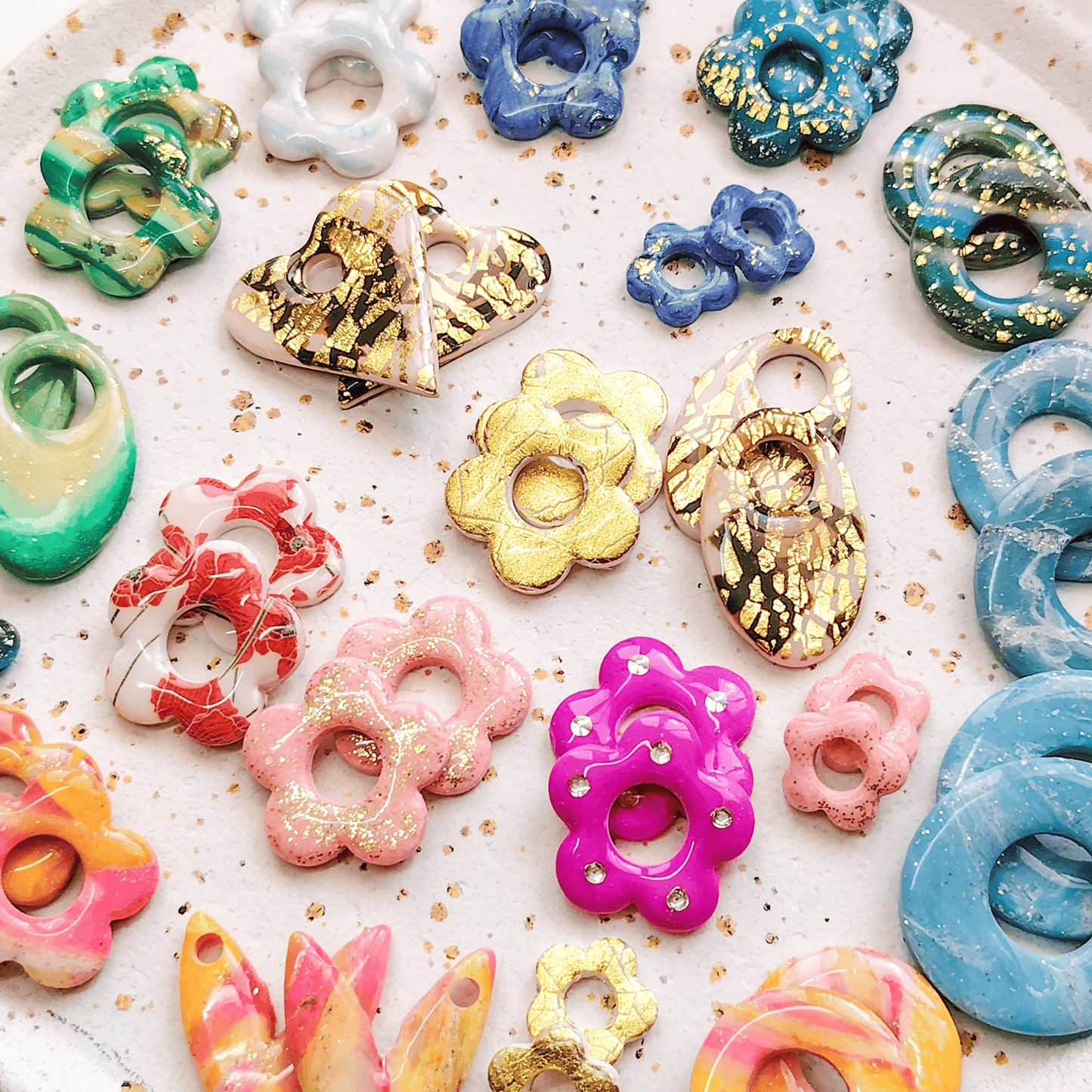 pampille interchangeable en argile polymère ton rose rouge multi couleur