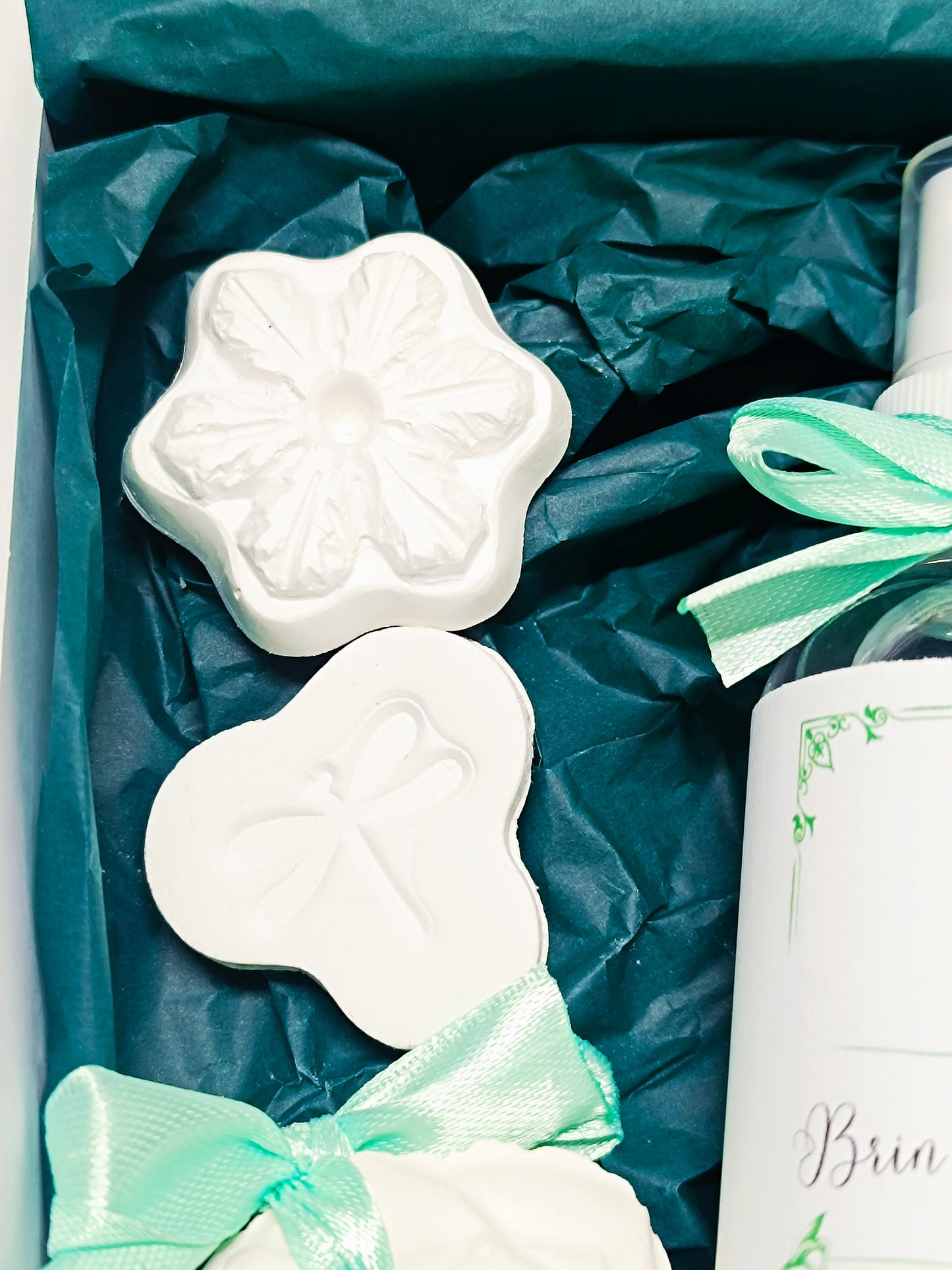 Parfum de linge brin de muguet et ses 3 décors à parfumer coffret