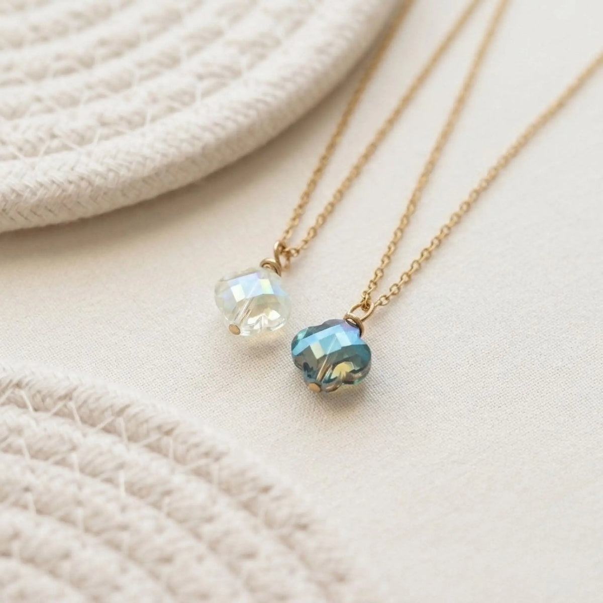 Bougie Bijou "Joyeux Noël" – Collier en Acier Inoxydable & Pendentif Cristal Aura