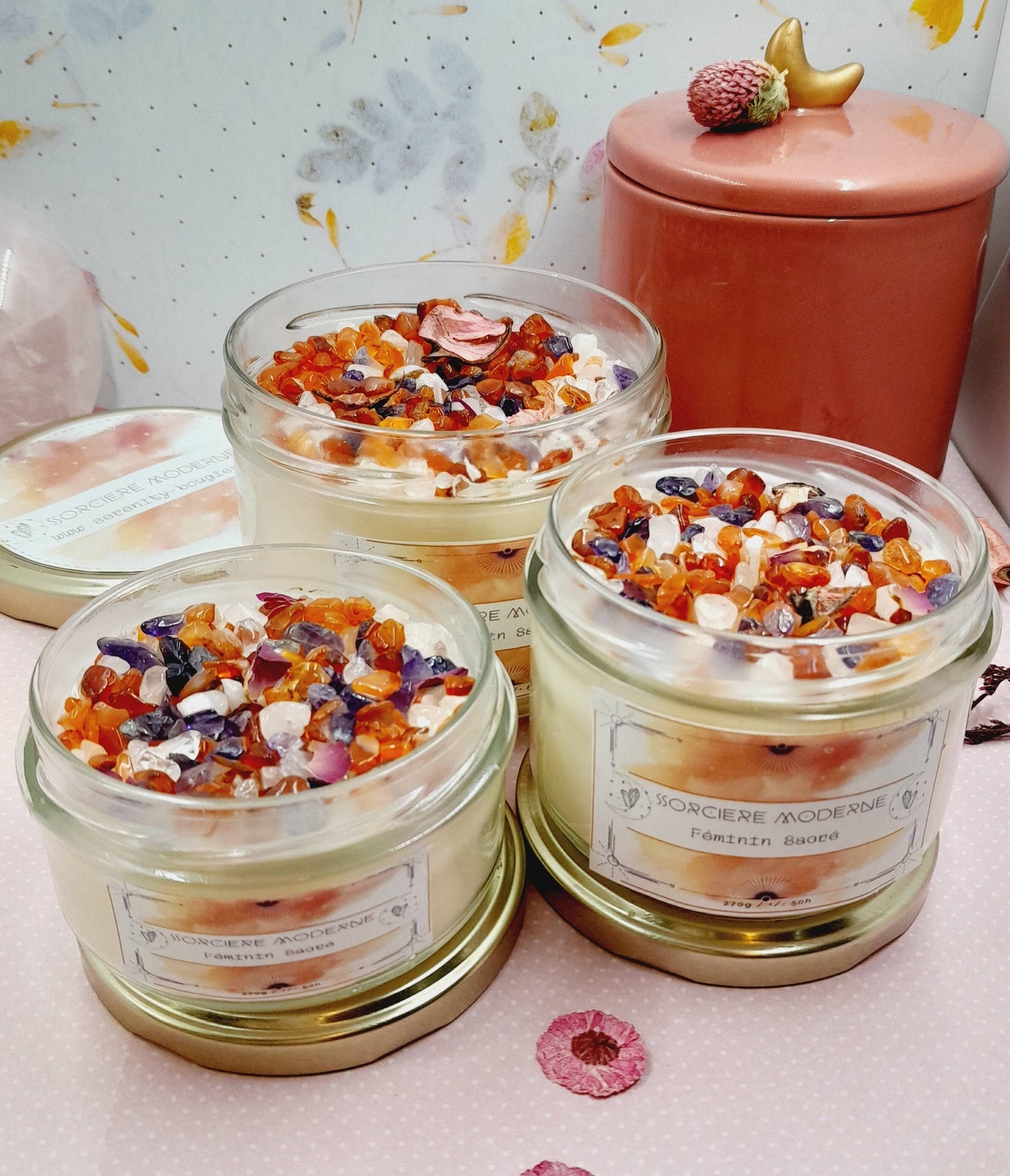 bougie avec pierres naturelles